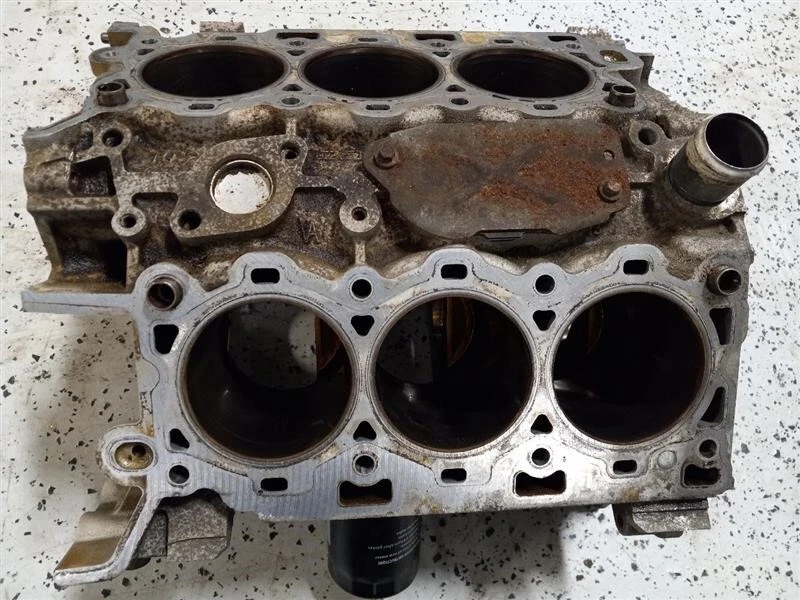 ENGINE BLOCK 2.3L VIN H 8TH DIGIT fits FORD ESCAPE 2008 - Image 1 of 4