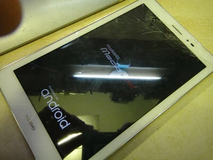 HUAWEI T1-821L Huawei MediaPad T1 CRACKED TOUCH SCREEN - Picture 1 of 12