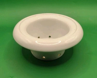 Alter Porzellan Tee Filter aus Porzellan für Karlsbader Kanne Die Kaffeefilter  - Bild 1 von 3