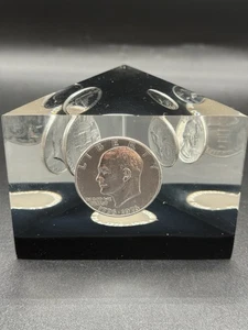 Vintage Lucite 1776 Bicentennial Dollar 1/2 Dollar Quarter 4” Triangle Weight - Picture 1 of 6