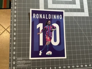Póster de la superestrella del fútbol Ronaldinho 8 X 11 - Imagen 1 de 2