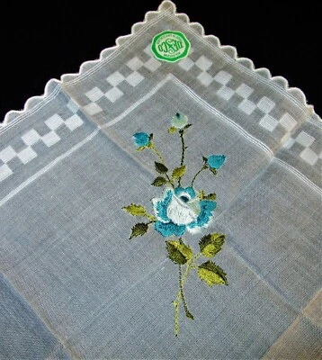 Vintage Hankie Azul Rosa Bordado Floral DESCO Festoneado Suiza ¡Belleza! Foto 1 de 4