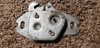 Pestillo maletero Dodge Plymouth carrocería Mopar B 1967 1968 1969 Barracuda Dart Foto 1 de 2