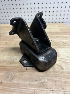 1982-1985 Toyota Celica GT GTS 22RE passenger right engine motor mount bracket - Picture 1 of 11