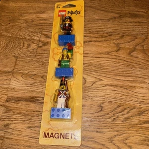 Lego Pirates 3x Minifigure Magnets Unopened 2009 4553028 Gift - Picture 1 of 4