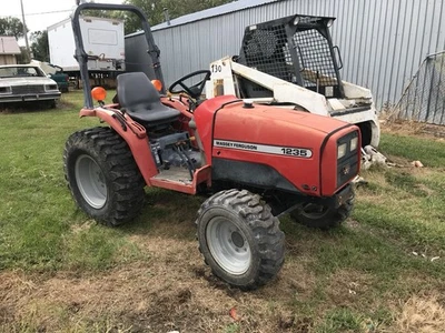 二手 Massey Ferguson 1235 1240 1250 完整头 E3CD Iseki 3756961M91 — 第 1/4 张图片