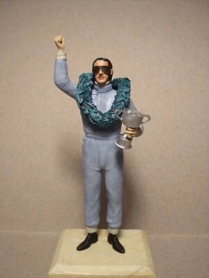 1/18 FIGURE  JACKIE STEWART TYRRELL  VROOM PAINTED  FOR  MINICHAMPS MATTEL SPARK - Image 1 of 4