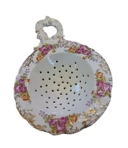 PREUSSEN Teetasse Teesieb 5,5" rosa Rosen auf weißem Porzellan vergoldeter Rand gebraucht - Bild 1 von 5