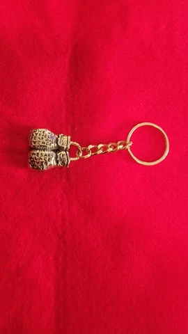 Rare vintage Bowe -vs- Holyfeild Ceasars Palace Key Chain from 1993 Cover
