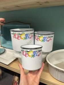 Set Of 3 Nesting Bowls GMI Enamelware Metal Bowl Canisters Vintage Fruit Pattern - Picture 1 of 11