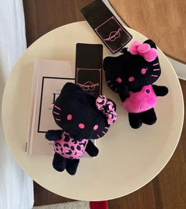 Sanrio Hello Kitty Negro y Rosa Llavero a Cuadros Bolso Charm Llavero Set de 2 - Imagen 1 de 8
