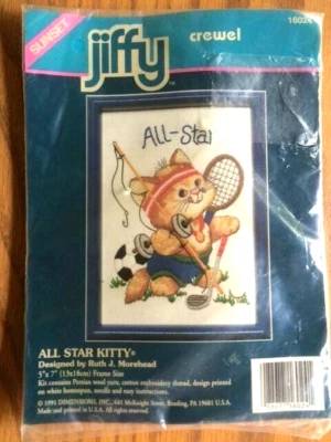 Sunset Jiffy Crewel Kit ALL STAR KITTY Deportes 5" x 7" - 1991 EE. UU. NUEVO SELLADO Foto 1 de 2