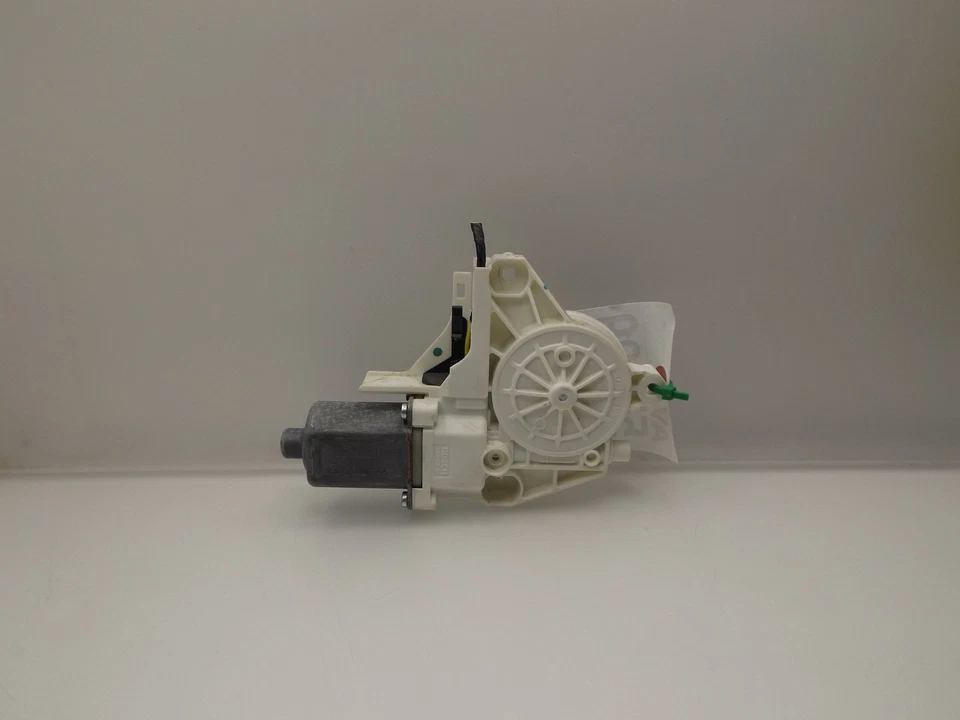 2005–2007 Ford Freestyle Rear Left Driver Side Power Window Motor Used OEM - Image 1 of 4