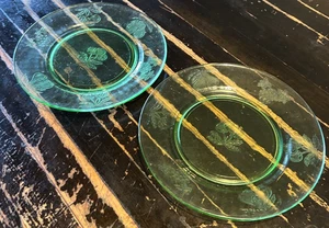 Hazel Atlas 1930s Fruits 8" Plates - Uranium Glass Glows UV Reactive - Set of 2 - Picture 1 of 3