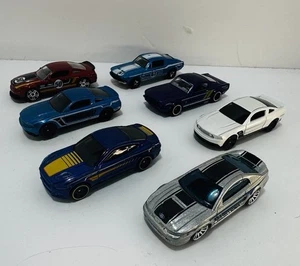 Matchbox/Hot Wheels Ford Mustang Lote de 7 Sueltos Die Cast Usados  - Imagen 1 de 8
