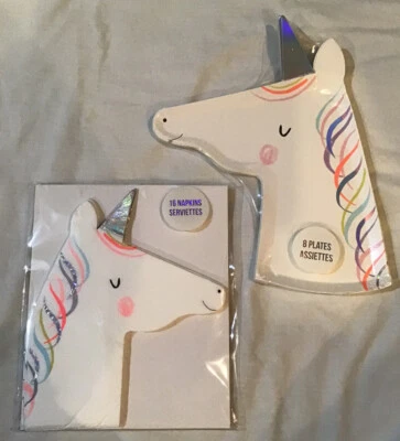 NEW-MERI MERI 3D WHITE W/IRIDESCENT HORN UNICORN: 8 PAPER PLATES, 16 NAPKINS - Image 1 of 3