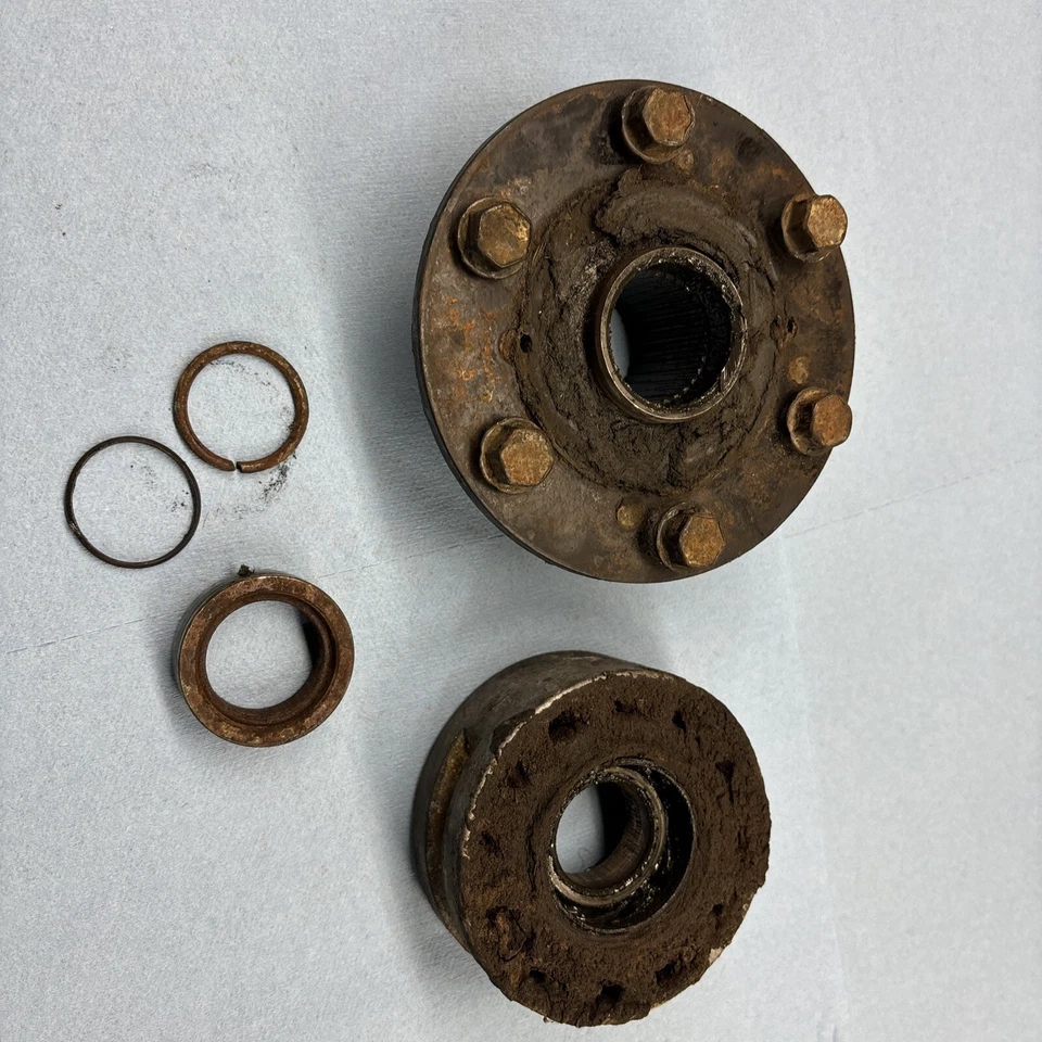 Polaris Big Boss 400L 1996 6x6 eje medio, delantero trasero piezas buje cojinete portador Foto 1 de 2