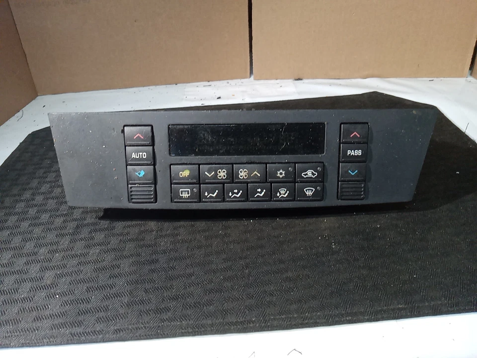 Controlador de temperatura automático Buick Lacrosse 2007 Opt CJ2 OEM usado Foto 1 de 4