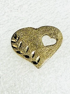 Vintage 14K Yellow Gold Hanging Heart Pendant - Picture 1 of 3
