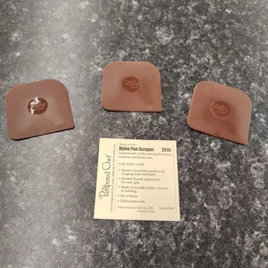 PAMPERED CHEF PLASTIC PAN SCRAPERS #2610 (SET OF 3) BROWN NEW - Picture 1 of 4