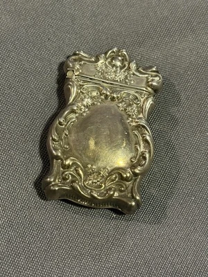 古董纯银维多利亚新艺术运动火柴安全灶具雕刻盒 — 第 1/4 张图片