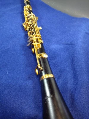 Clarinete intermedio Selmer USA CL220, llaves chapadas en oro, usado en excelente estado  Foto 1 de 4