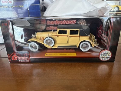 Charlestown Collectibles by SIGNATURE 1930 PACKARD LeBARON 1/18 Diecast MiB - Image 1 of 4