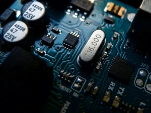 C2 duo m-atx fsb667,w/pci-e/2g lan,retail,fan,access,rev:a1,ver1.14 - Picture 1 of 4