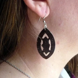Boucles d'oreilles en noix de coco bijoux mode artisanat Bali Indonésie - Imagen 1 de 2