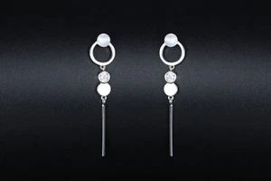 Platinum Plated Simulated Pearl Drop Dangle Earrings Cubic Zirconia Crystal E948 - Picture 1 of 5