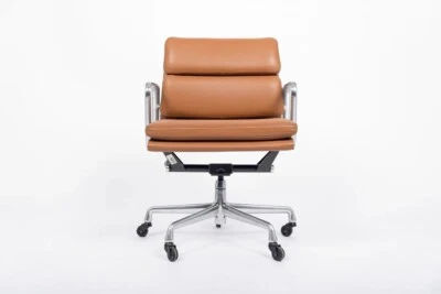 Eames aluminum group management chair - Image 1 of 4