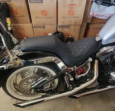 Saddlemen Profiler Gel Lattice Stitch Low Seat for 1984-1999 Harley Softail - Image 1 of 4