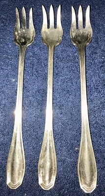 Antique AA Silver Plate 1919 Clinton Commodore Place 3 Cocktail Forks - Image 1 of 4