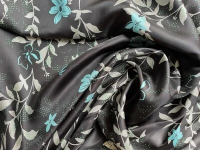 100 % Seide 14 mommé Zweige und Blüten schwarz - Meterware - Bild 1 von 4