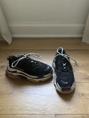 Zapatilla gruesa BALENCIAGA Triple S malla negra blanca roja triple suela EU37 Foto 1 de 4