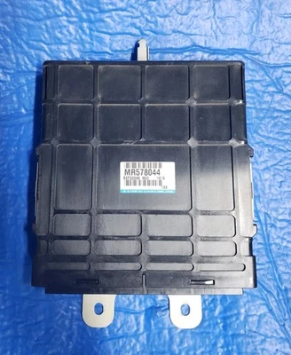 2002 三菱 Montero Sport 3.5 PCM、ECM、ECU、发动机电脑模块 MR578044 — 第 1/2 张图片