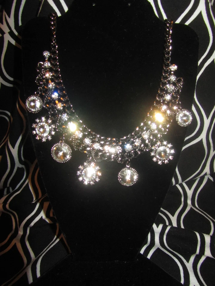 SIMPLY VERA WANG NUEVO CON ETIQUETAS $38 peltre mujer collar gargantilla con piedras transparentes discoteca Foto 1 de 1