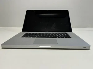 Apple MacBook Pro 15 Zoll (Mid 2010) - Bild 1 von 2