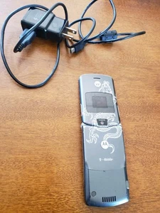 Motorola RAZR V3 Miami Ink Dragon Tattoo Flip Phone - Rare - Picture 1 of 6