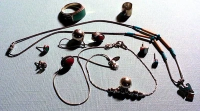 批量 (11) 件 西南绿松石,珊瑚纯银和戒指,磨损或废品 — 第 1/4 张图片