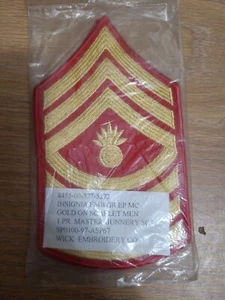 PAIR OF USMC E-9 MASTER GUNNERY SERGEANT CHEVRONS, Gold Red Dress Blues - Picture 1 of 3