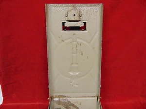 VINTAGE LIBERTY VICTORY TORCH METAL MAILBOX PATENT FULTON, IL USA - Picture 1 of 3