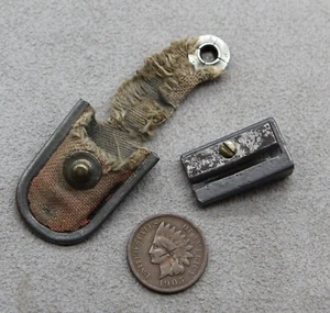 Vintage! Boston Pocket Pointer Sharpener With Case & Bonus Coin! - Picture 1 of 2