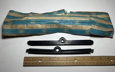 Уплотнение зажима впускного коллектора GM 1961-1963 Oldsmobile & Buick новое из старых запасов (2) #1351670 - Изображение 1 из 4