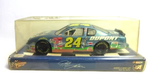 Winners Circle Jeff Gordon 1/24th Scale Buggs Bunny #24 Dupont NASCAR NOS - Picture 1 of 6