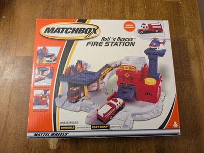 VTG 2000 Matchbox Roll 'n Rescue Fire Station (w/ Fire Truck) - Mattel - NEW - Image 1 of 4
