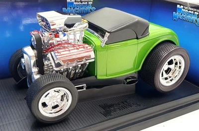 Muscle Machine 1/18 Scale Diecast 61198 - 1932 Ford Roadster - Green - Image 1 of 4
