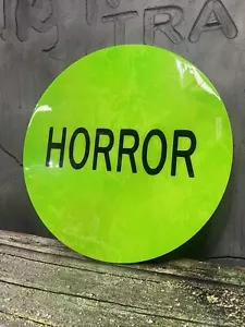 Horror VHS Aufkleber groß 18" Wandschild Epoxid Heimkino Videothek Deko - Bild 1 von 3