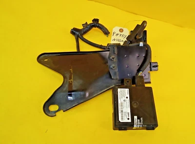 2014-2020 INFINITI Q50 Rear Blind Spot Radar Sensor Module OEM 284K0-3JA4C - Image 1 of 4