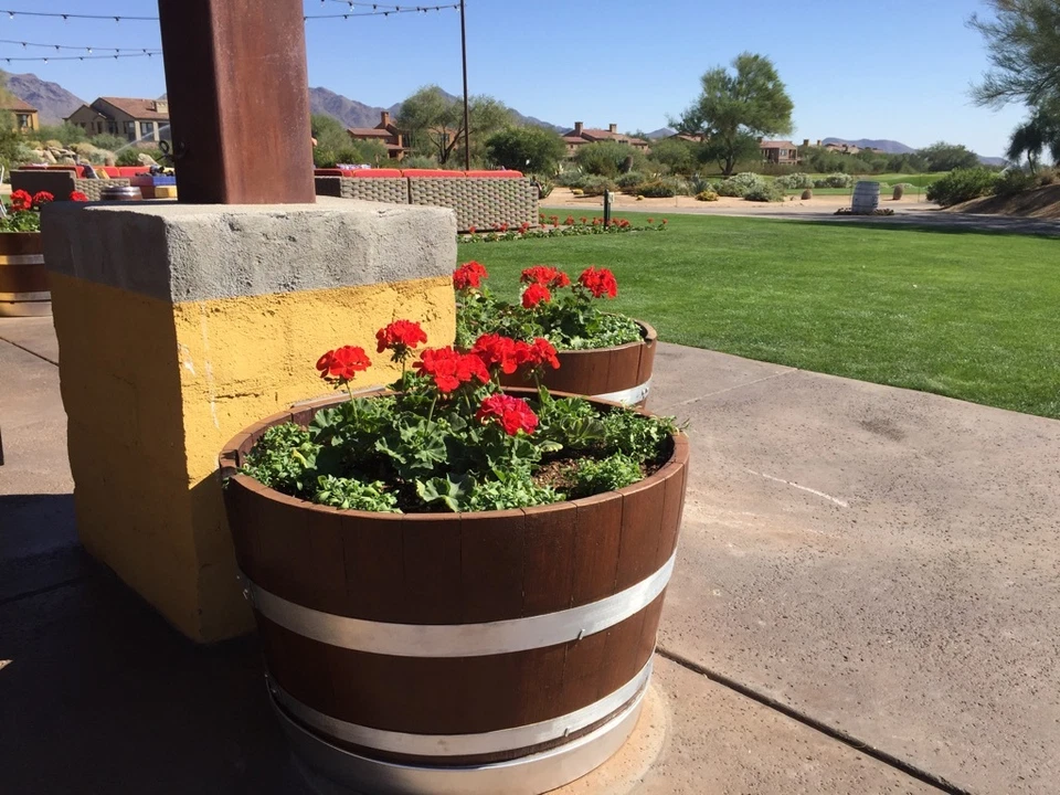 Mesa auxiliar/plantadora de roble renovada - ¡ENVÍO GRATUITO! Foto 1 de 1